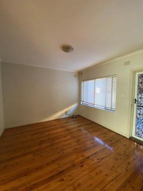 Unit For Lease - NSW - Wollongong - 2500 - TWO BEDROOM UNIT  (Image 2)