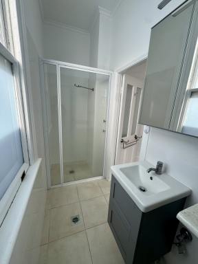Unit For Lease - NSW - Quirindi - 2343 - BEAUTIFULLY PRESENTED FLAT  (Image 2)