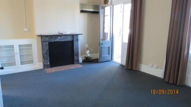 Unit For Lease - NSW - Quirindi - 2343 - BEAUTIFULLY PRESENTED FLAT  (Image 2)