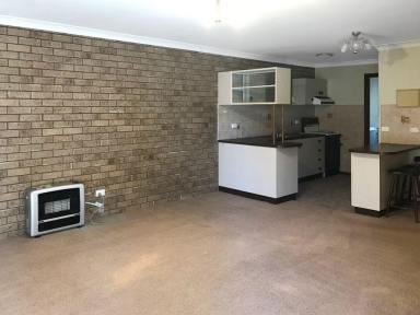 Unit Leased - NSW - Leeton - 2705 - THREE BEDROOM UNIT (Image 2)