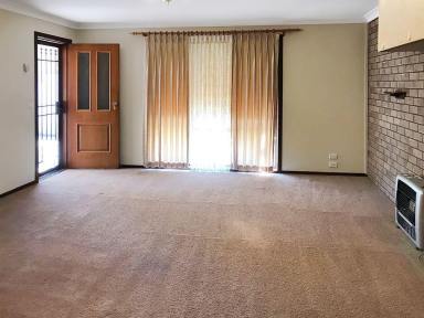 Unit Leased - NSW - Leeton - 2705 - THREE BEDROOM UNIT (Image 2)