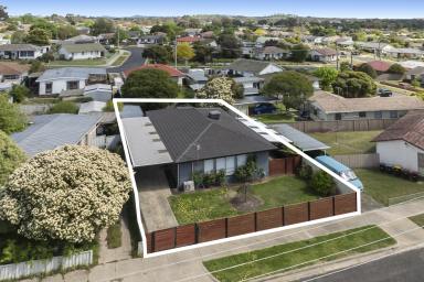 House For Sale - VIC - Seymour - 3660 - Modern Family Home in a Serene Location  (Image 2)