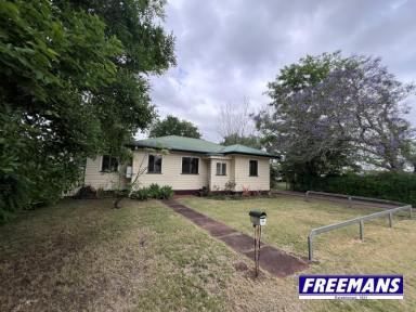 House For Sale - QLD - Kingaroy - 4610 - Walking distance to Kingaroy CBD  (Image 2)