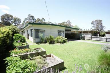 House For Sale - VIC - Foster - 3960 - RETRO RENOVATOR - IDEAL FIRST HOME  (Image 2)