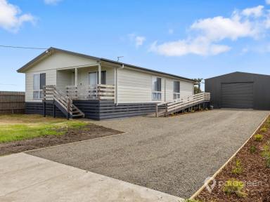 House For Sale - VIC - Port Welshpool - 3965 - NEW BUILD HOLIDAY HOME  (Image 2)