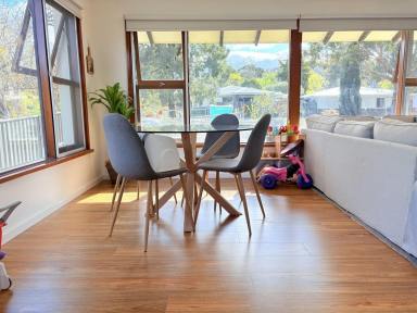 House Leased - ACT - Torrens - 2607 - Renovated three bedroom home with solar panels (Image 2)