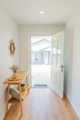 House Leased - TAS - Lindisfarne - 7015 - Available Fully Furnished  (Image 2)