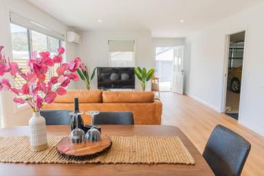 House Leased - TAS - Lindisfarne - 7015 - Available Fully Furnished  (Image 2)