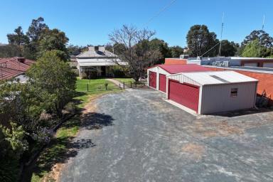 House For Sale - VIC - Rochester - 3561 - SPACIOUS FAMILY HOME IN PRIME ROCHESTER LOCATION  (Image 2)