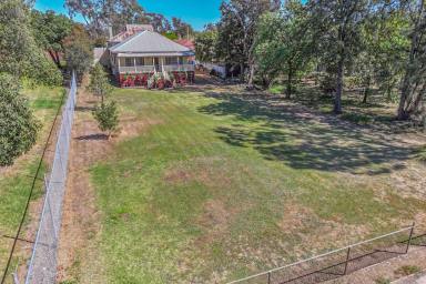 House For Sale - VIC - Rochester - 3561 - SPACIOUS FAMILY HOME IN PRIME ROCHESTER LOCATION (Image 2)