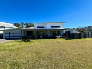 House Sold - NSW - Old Bar - 2430 - STYLISH HOME OPPOSITE THE BEACH  (Image 2)