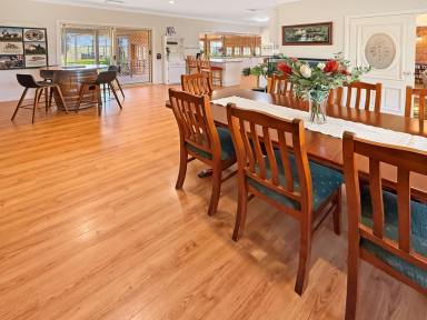 House For Sale - NSW - Leeton - 2705 - RURAL RETREAT  (Image 2)