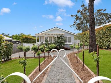 House For Sale - NSW - Bundanoon - 2578 - "Rosehill Cottage"  (Image 2)