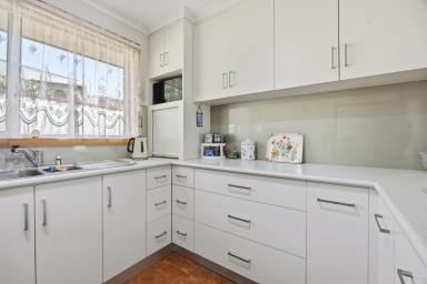 Unit For Sale - TAS - Riverside - 7250 - Quality Riverside Unit  (Image 2)