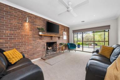 House For Sale - VIC - Strathdale - 3550 - Premium Family Living in a Peaceful Strathdale Pocket  (Image 2)