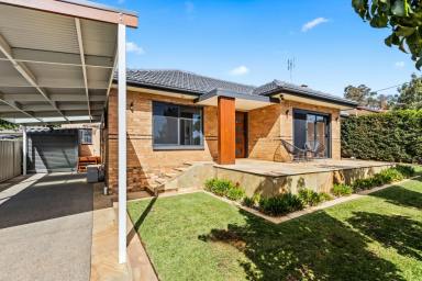 House For Sale - VIC - Kennington - 3550 - A Stylish Renovation with Space and Soul  (Image 2)