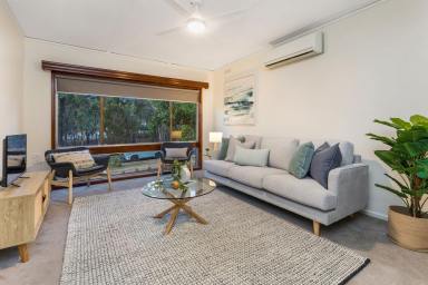 House For Sale - VIC - Flora Hill - 3550 - Stylishly Refurbished Home in Convenient Location  (Image 2)