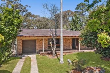 House For Sale - NSW - North Nowra - 2541 - Tranquil Family Living Backing onto Reserve  (Image 2)