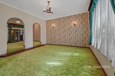 House For Sale - WA - Tarcoola Beach - 6530 - NOW SELLING - FIRST TIME AVAILABLE IN OVER 50 YEARS  (Image 2)