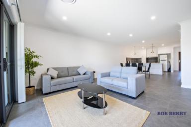 House Leased - NSW - Dubbo - 2830 - FULLY FURNISHED Low Maintenance Two Bedroom Dwelling in Lakeview Estate  (Image 2)
