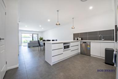 House Leased - NSW - Dubbo - 2830 - FULLY FURNISHED Low Maintenance Two Bedroom Dwelling in Lakeview Estate  (Image 2)