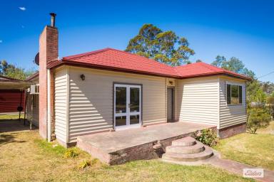 House For Sale - NSW - Bemboka - 2550 - TASTEFULLY RENOVATED AND FULL OF CHARM  (Image 2)