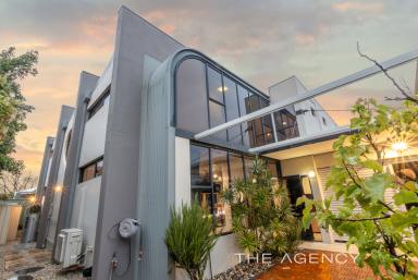 House For Sale - WA - Bayswater - 6053 - Space and Sophistication on The Strand  (Image 2)