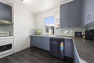 House For Sale - QLD - Clifton - 4361 - Charming and Cozy Cottage  (Image 2)