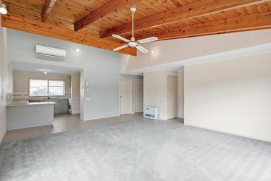 Unit For Sale - VIC - Spring Gully - 3550 - Low-Maintenance Living in Spring Gully  (Image 2)