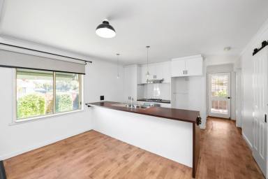 House For Sale - VIC - Long Gully - 3550 - Charming Cottage-Style Home in a Prime Location  (Image 2)