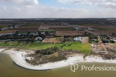 Residential Block For Sale - VIC - Mildura - 3500 - Prime 1 Acre Residential Land Overlooking Lake Hawthorn  (Image 2)