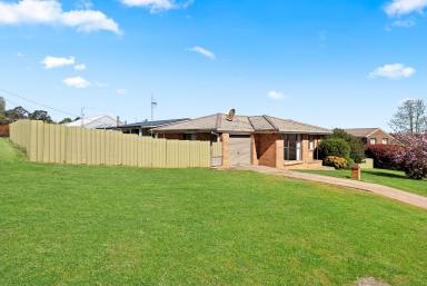 House Auction - NSW - Crookwell - 2583 - Solid, Simple and Ready to Move In  (Image 2)