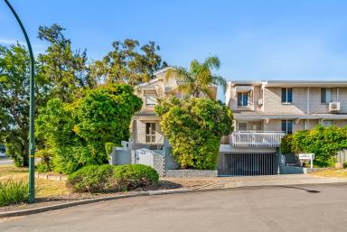 Townhouse For Sale - WA - Como - 6152 - EOI End Date 6pm 5th April 2026  (Image 2)