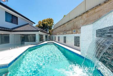 House For Sale - WA - Hillarys - 6025 - Quality That Speaks Volumes!  (Image 2)