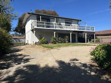 House For Sale - VIC - Wahgunyah - 3687 - Charming Timber Home on Large Allotment – Lifestyle second to none!  (Image 2)