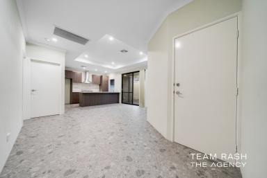 House For Sale - WA - Wanneroo - 6065 - Modern Low Maintenance Delight (Image 2)