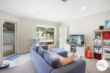 Unit For Lease - NSW - Albury - 2640 - SPACIOUS TWO BEDROOM UNIT!  (Image 2)