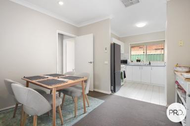 Unit For Lease - NSW - Albury - 2640 - SPACIOUS TWO BEDROOM UNIT!  (Image 2)