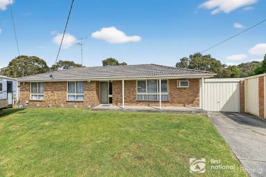 House For Sale - VIC - Cranbourne - 3977 - Fantastic Family Home on 705m² (Approx.)  (Image 2)