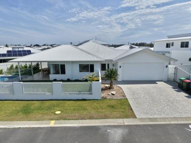 House Sold - NSW - Old Bar - 2430 - SOLD OFF MARKET - RECORD PRICE FOR RIVERSIDE ESTATE  (Image 2)