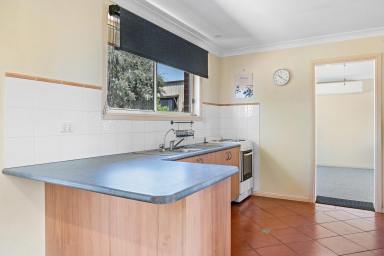 House For Sale - NSW - Dunedoo - 2844 - SOLID FAMILY HOME OR INVESTMENT  (Image 2)