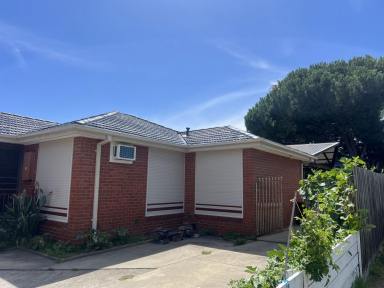 House For Lease - VIC - Clayton South - 3169 - 3 BEDROOM HOME IN CENTRAL LOCATION  (Image 2)
