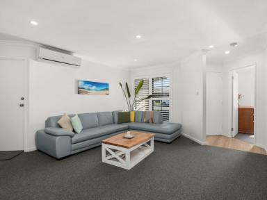 House For Sale - NSW - Old Bar - 2430 - RELAX AND ENJOY THE SEASIDE TOWN OF OLD BAR  (Image 2)