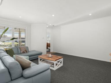 House For Sale - NSW - Old Bar - 2430 - RELAX AND ENJOY THE SEASIDE TOWN OF OLD BAR  (Image 2)