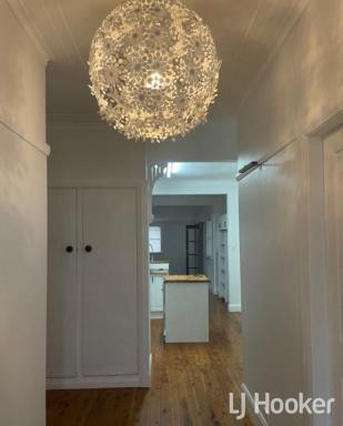 House For Lease - NSW - Inverell - 2360 - RENOVATED FAMILY HOME  (Image 2)