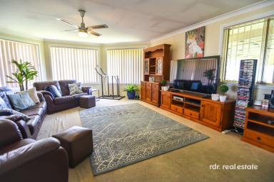 House For Sale - NSW - Inverell - 2360 - COMFORTABLE LIVING IN A QUIET SETTING  (Image 2)