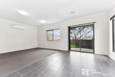 House For Sale - VIC - Cranbourne East - 3977 - THE PERFECT LITTLE PACKAGE!  (Image 2)