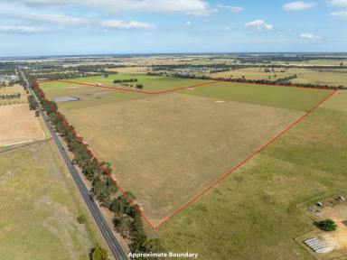 Residential Block For Sale - VIC - Bairnsdale - 3875 - 101 ACRES IN TOWN!  (Image 2)
