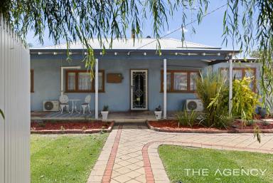 House For Sale - WA - Mandurah - 6210 - Character, Comfort & Future Potential on 809sqm – R60 Zoning in the Heart of Mandurah  (Image 2)