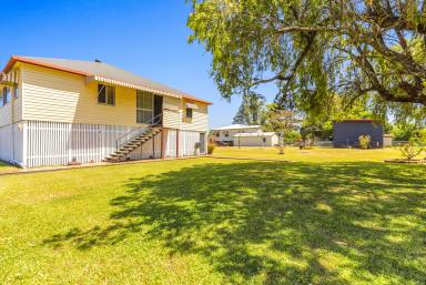 House For Sale - NSW - Kyogle - 2474 - Over Half an Acre in Town!  (Image 2)